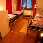 Heart Of Gold & Capsules Hostel *