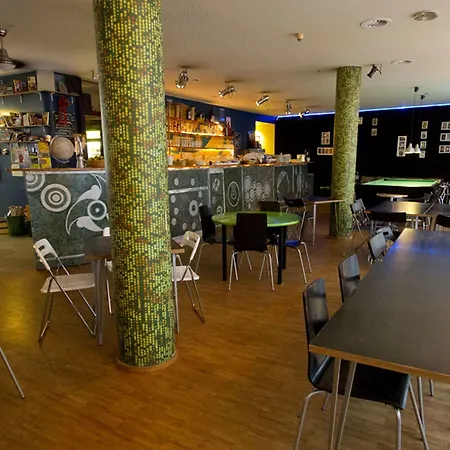 Hostal Heart Of Gold & Capsules