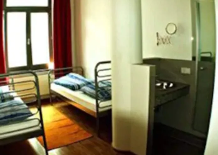 Hostal Heart Of Gold & Capsules