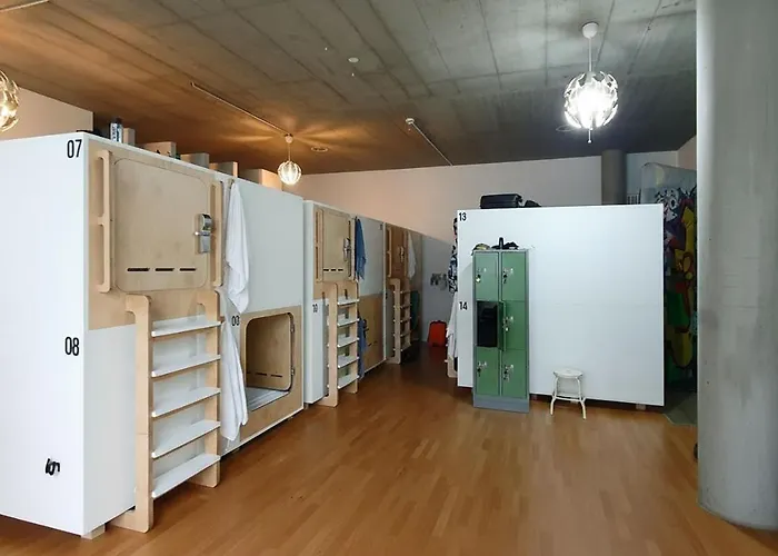 Heart Of Gold & Capsules Albergue