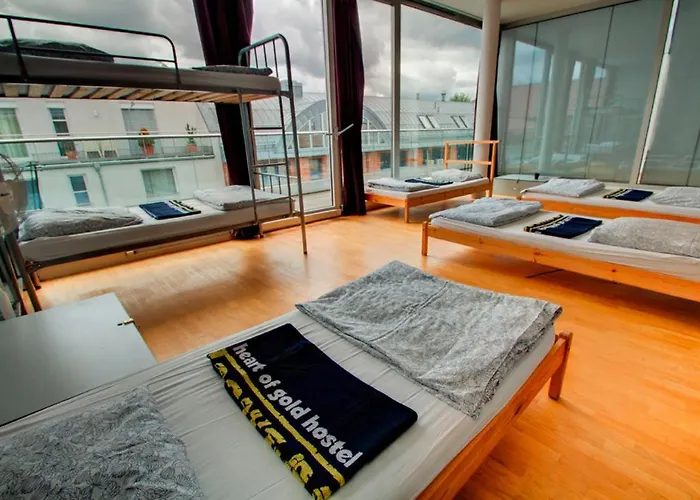 Hostal Heart Of Gold & Capsules