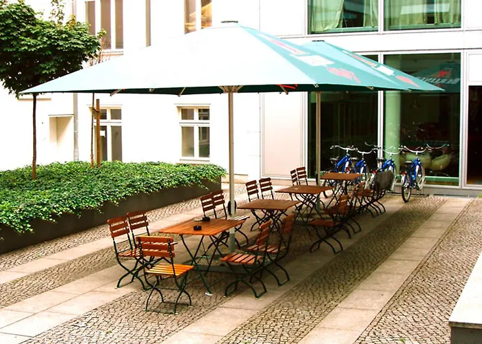 Heart Of Gold & Capsules * Berlin