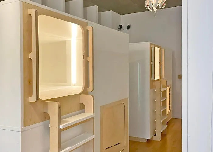 Heart Of Gold & Capsules Berlin